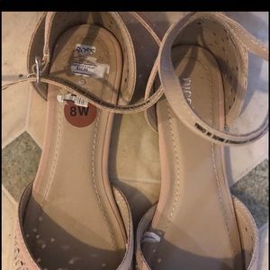Brand new Jessica Simpson flats 8W